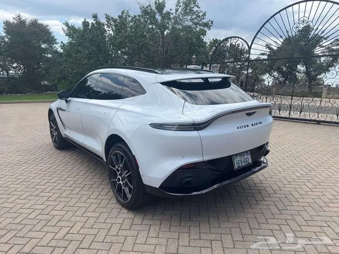 استون مارتن DBX 2022 بسعر 583 الف واصل للبيت 9