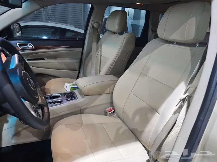 قراند شيروكي ليمتد 2011 3