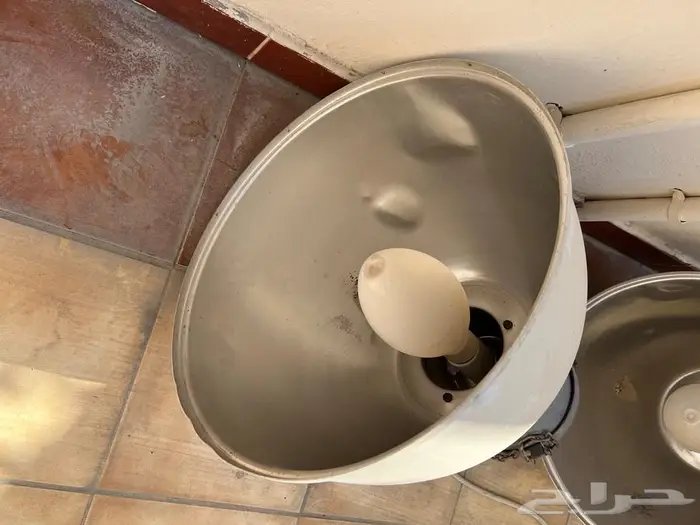 كشافات كبار للبيع لأعلى سوم لأهل المصانع و الورش والمستودعات 0