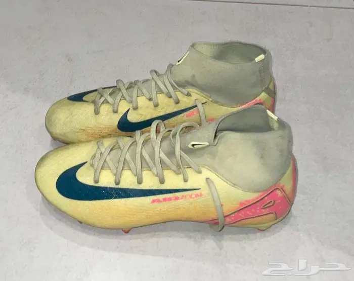 حذاء كرة قدم نايك 0