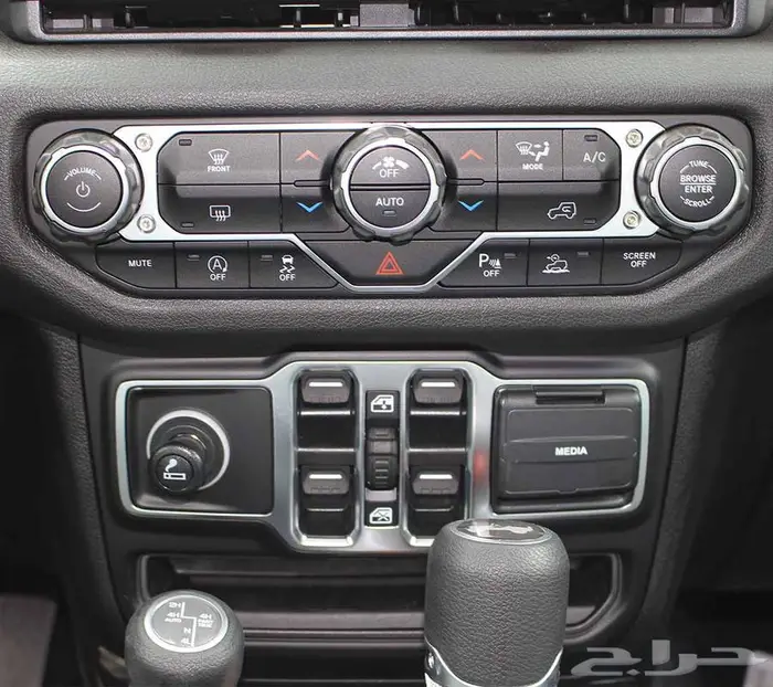 جيب رانجلر سبورت موديل 2024 8