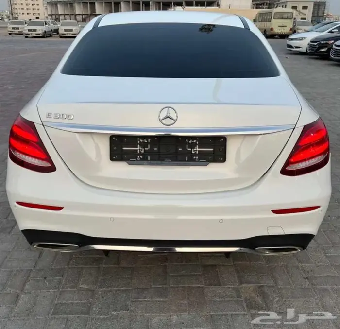عرض خاص مرسيدس 300 E 4