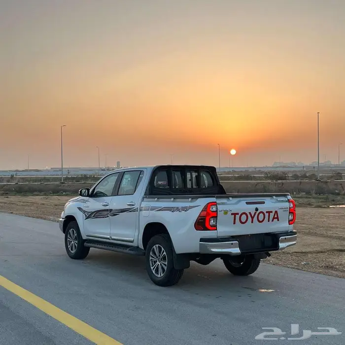 تويوتا هايلوكس S-GLX بنزين 2025 - كاش و أقساط 2