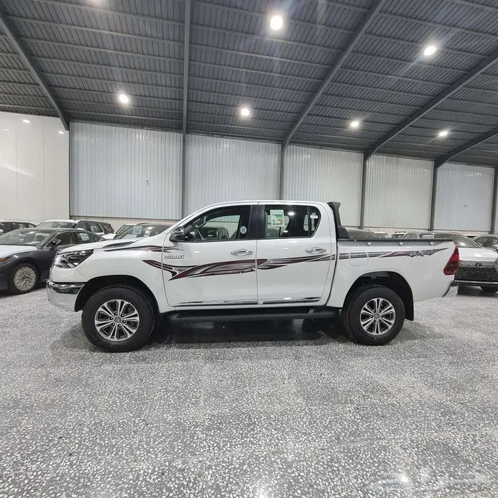 هايلوكس غمارتين S-GLX قير عادي بنزين 2025 السعر 128800 3