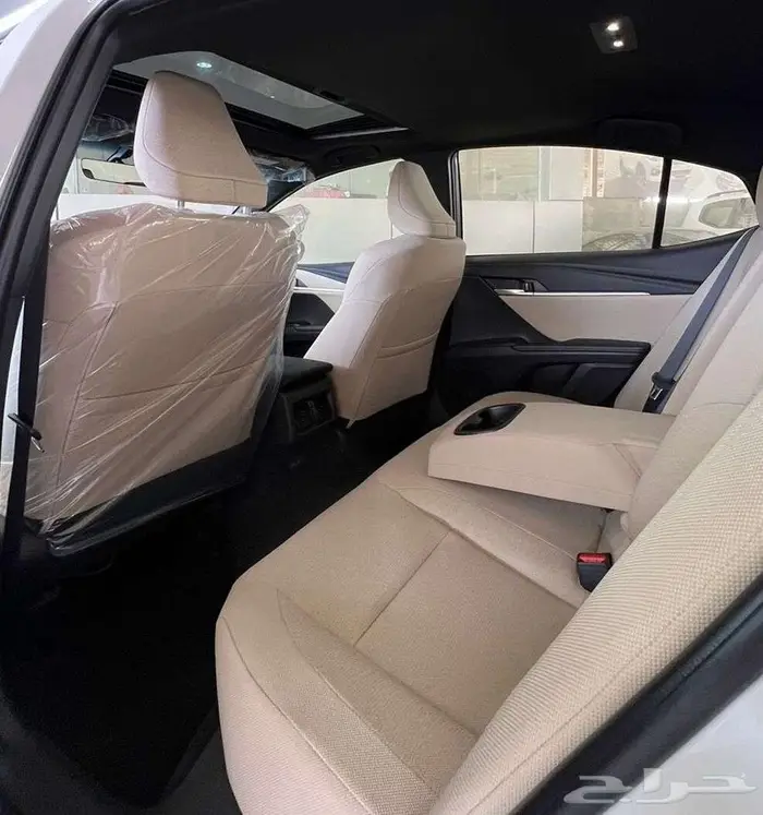 كامري LE بنزين خليجي 2025 لون لؤلؤي لدى الفريدي 3