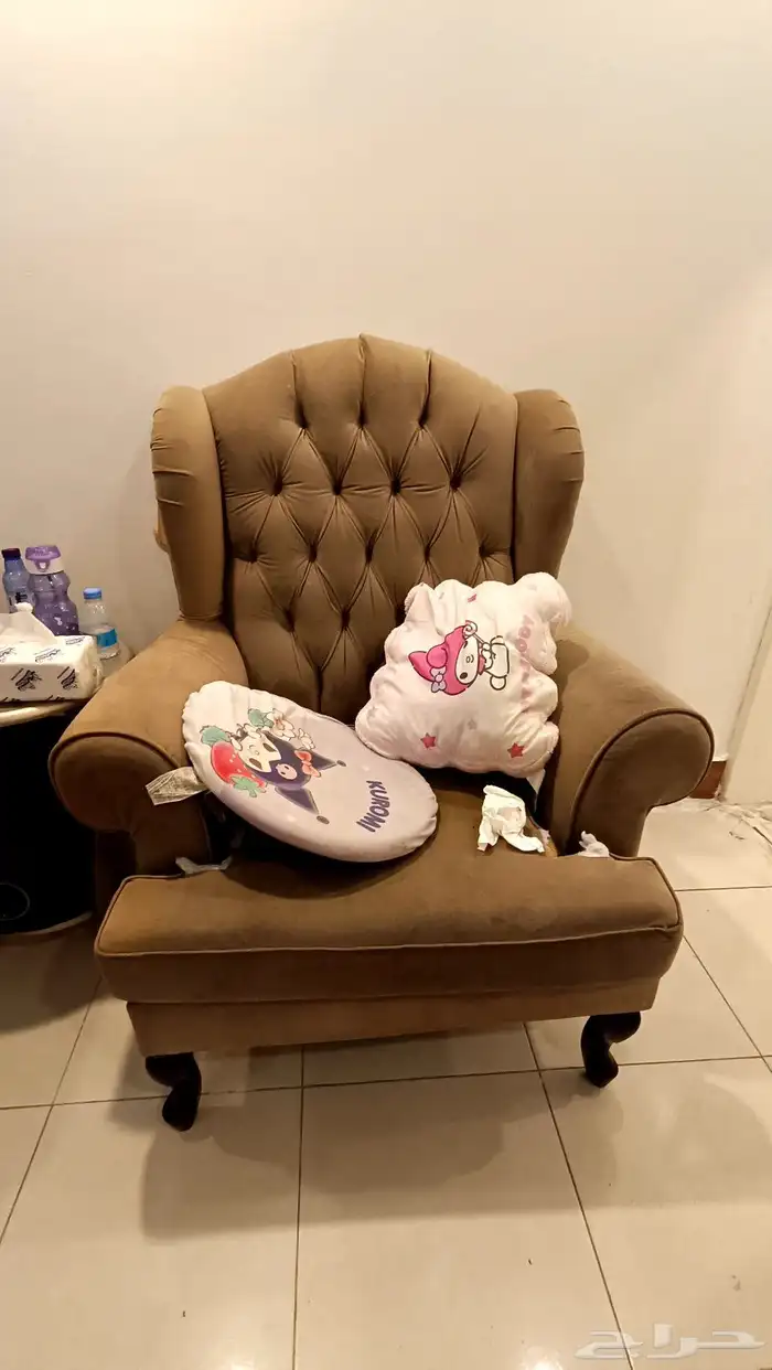 كنب 3 قطع للبيع مستخدم على السوم بسعر مناسب 1