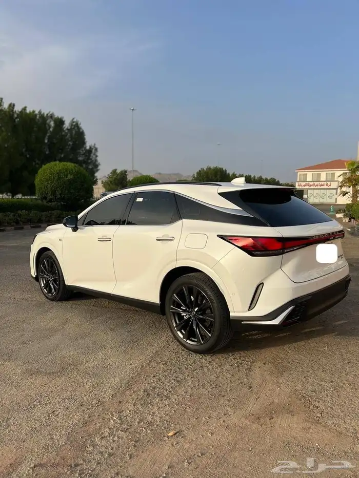 جيب لكزس Rx 2023 F sport للبيع بحالة الوكالة 3