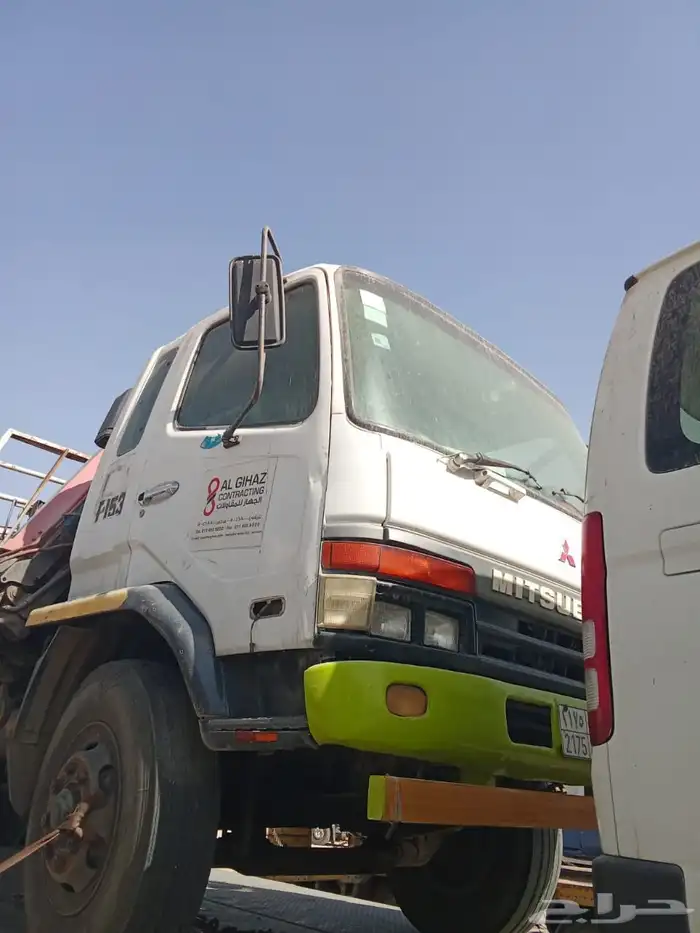 لوري مستبيشي 0