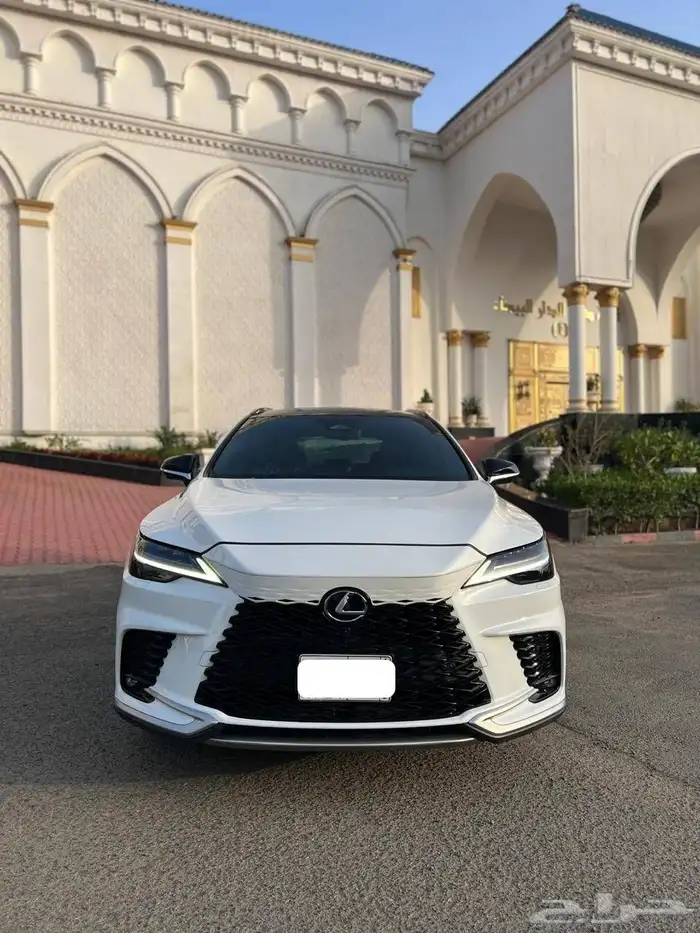 جيب لكزس Rx 2023 F sport للبيع بحالة الوكالة 5