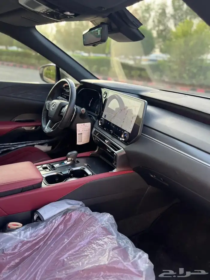 جيب لكزس Rx 2023 F sport للبيع بحالة الوكالة 7
