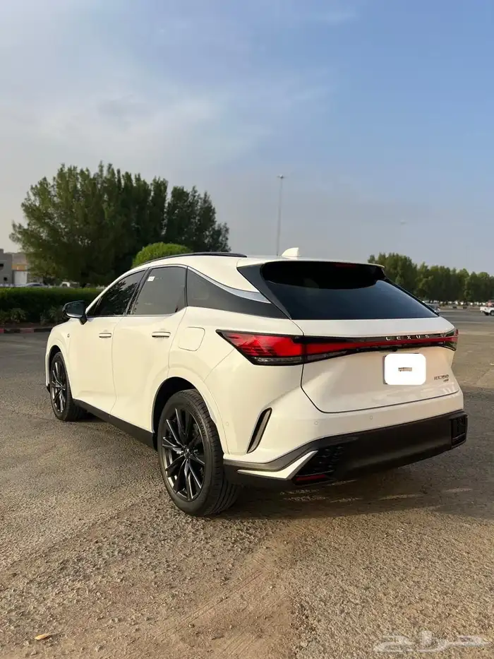 جيب لكزس Rx 2023 F sport للبيع بحالة الوكالة 2