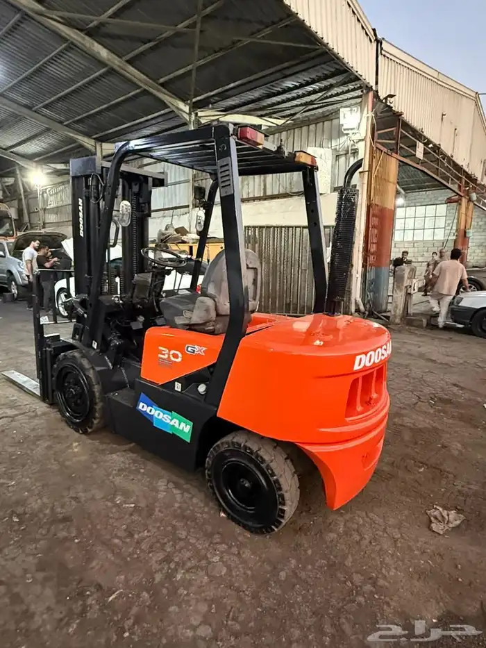 فوركلفت سكينه رافعه شوكيه للايجار كرينات ايجار رافعات شوكية 1