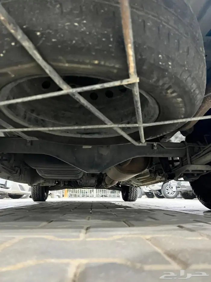 باص تويوتا 15 راكب موديل 2014 بنزين 5