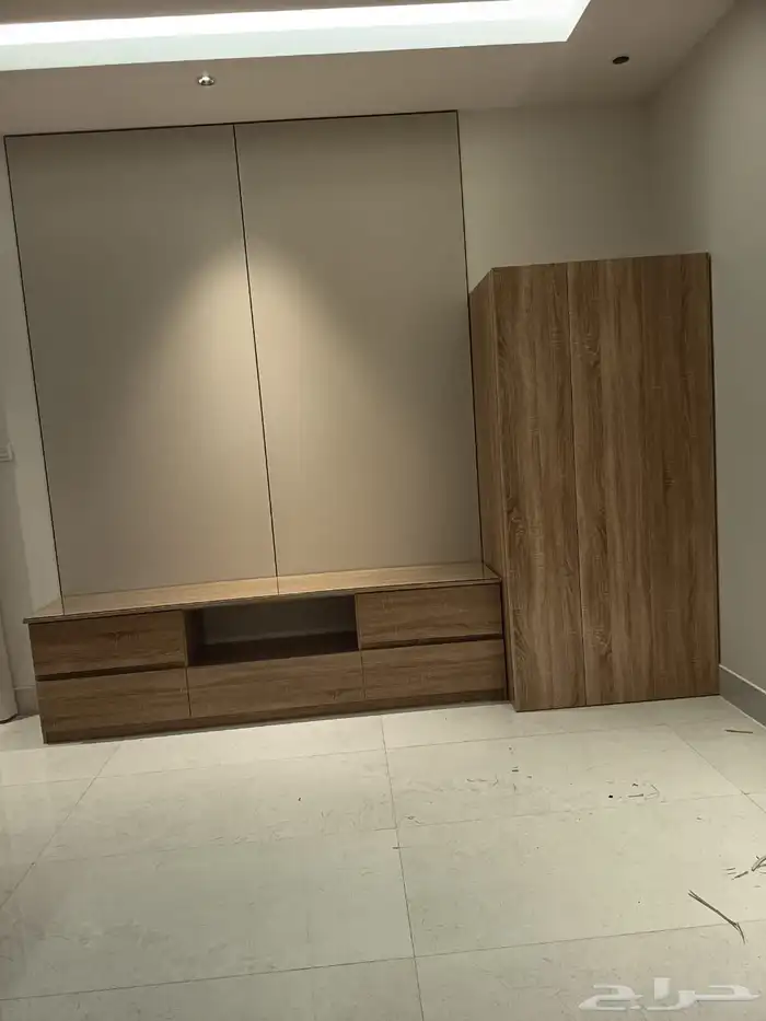 دكور شاشة و دواليب حسب التصميم 7