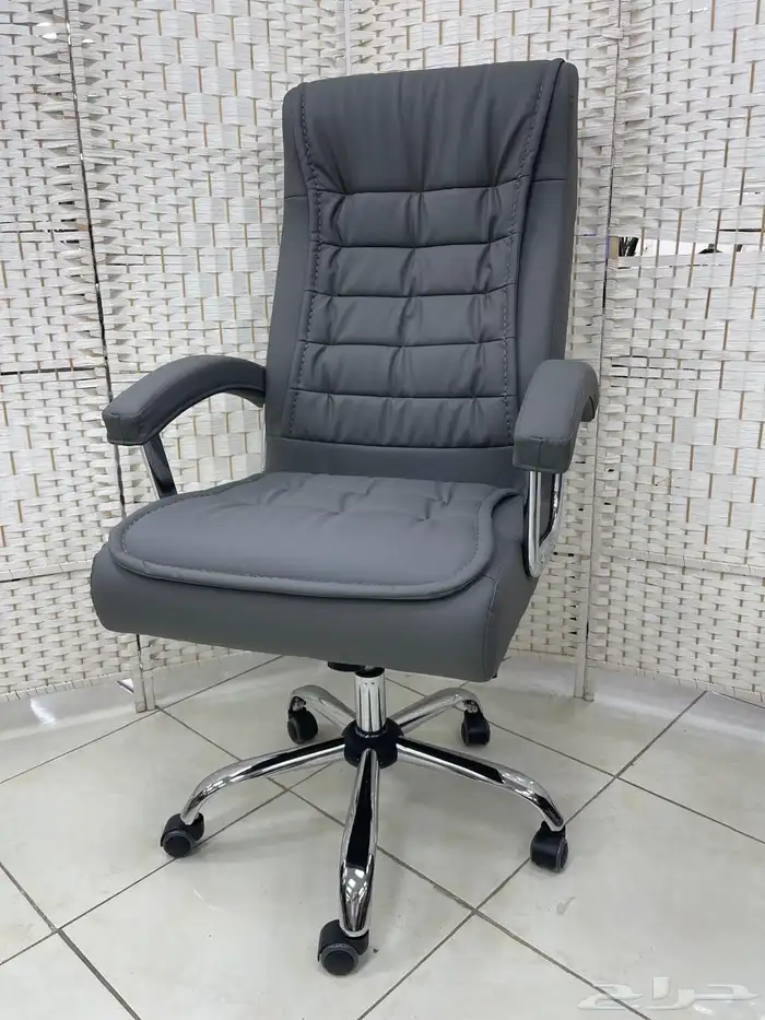 كرسي مكتب مع أقصى قدر من الراحة بألوان مختلفة 45