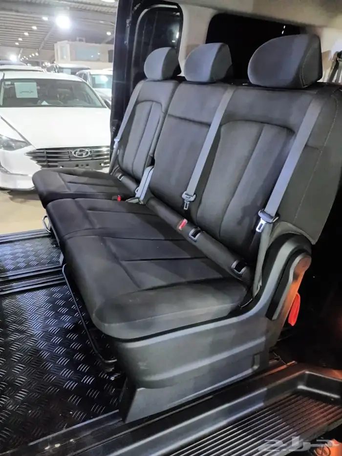 هيونداي ستاريا اسود 2023 ديزل بطاقة جمركية وارد كوريا 8