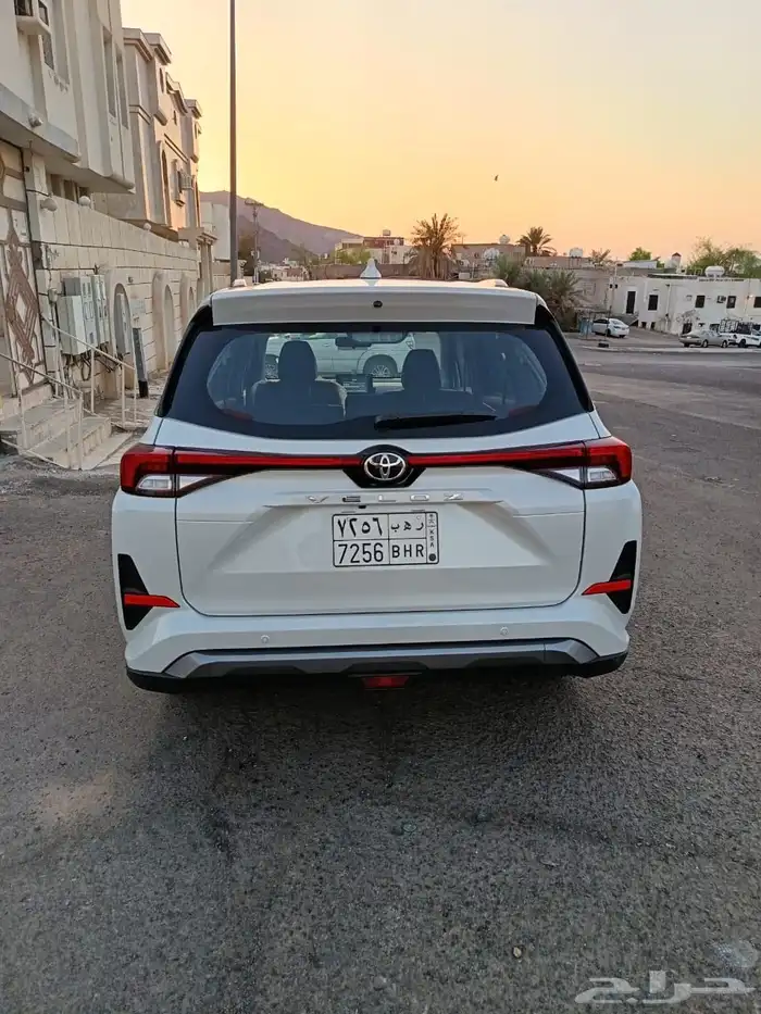 تايوتا فيلوز عائليه 7 ركاب للتقبيل مقبل مبلغ بسيط 8000 2