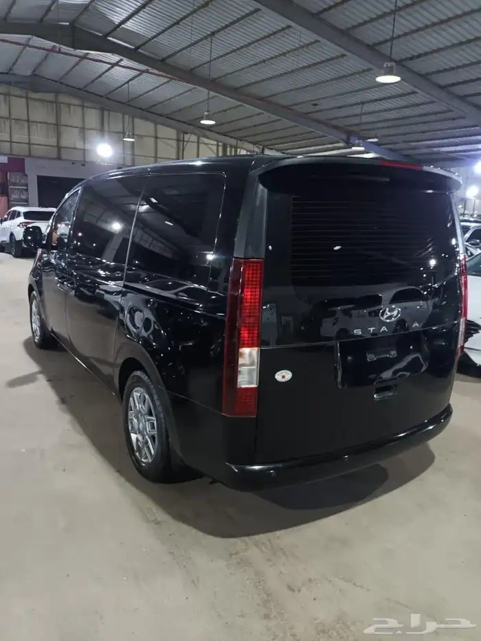هيونداي ستاريا اسود 2023 ديزل بطاقة جمركية وارد كوريا 5