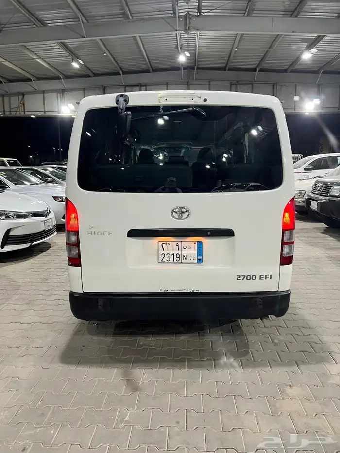 باص تويوتا 15 راكب موديل 2014 بنزين 9