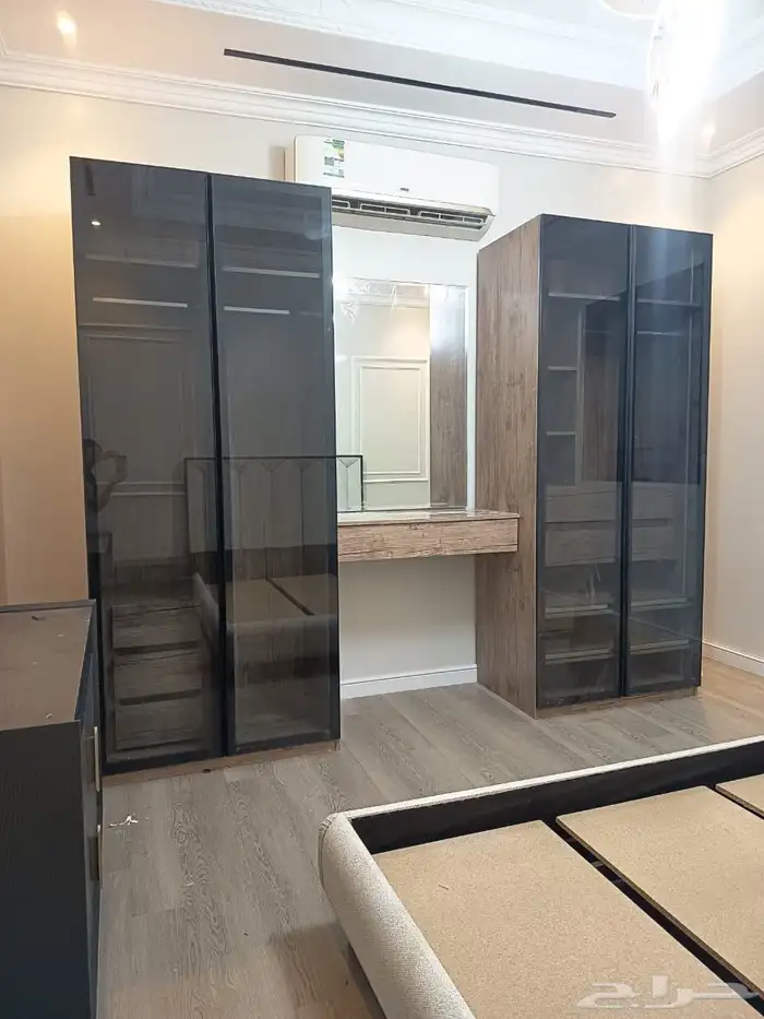 دكور شاشة و دواليب حسب التصميم 2