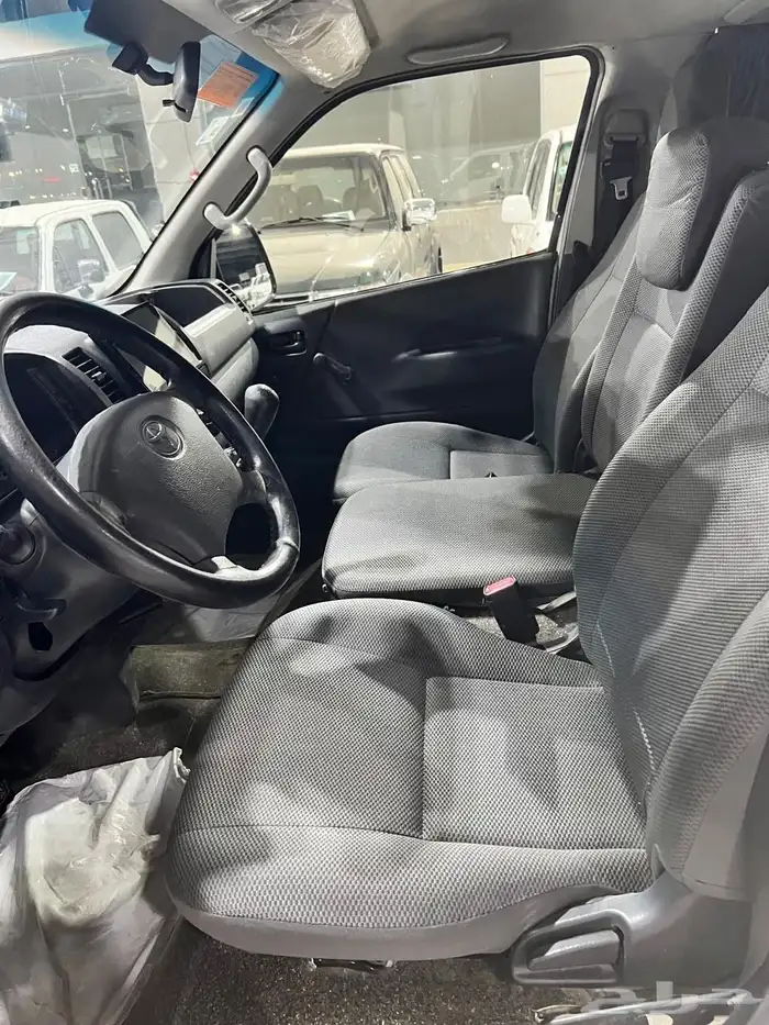 باص تويوتا 15 راكب موديل 2014 بنزين 1