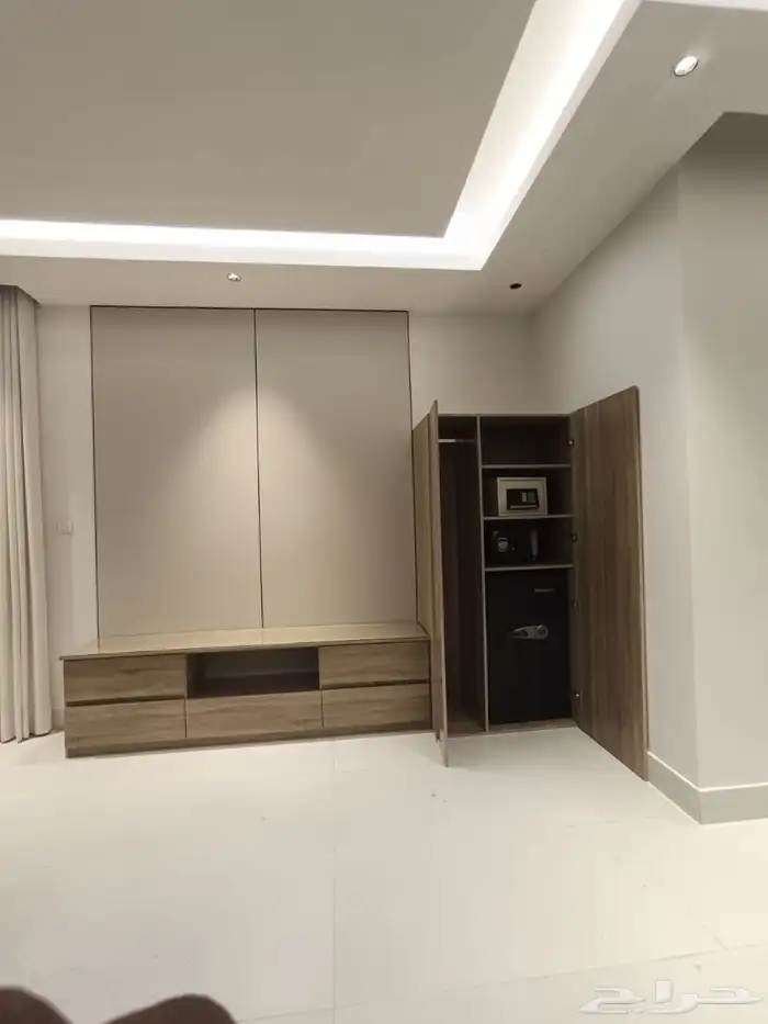 دكور شاشة و دواليب حسب التصميم 8