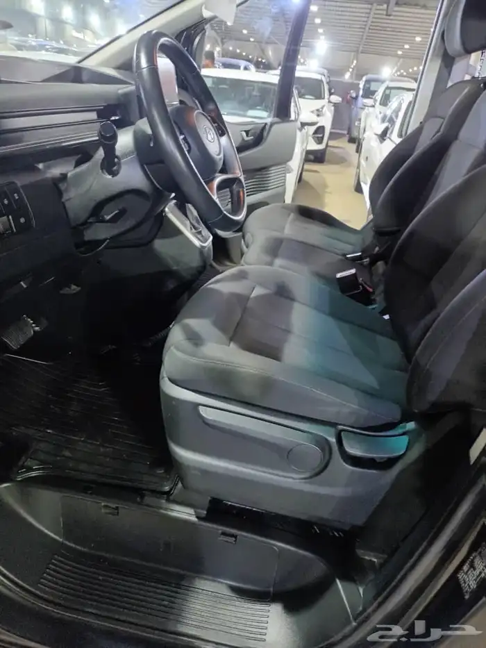 هيونداي ستاريا اسود 2023 ديزل بطاقة جمركية وارد كوريا 7