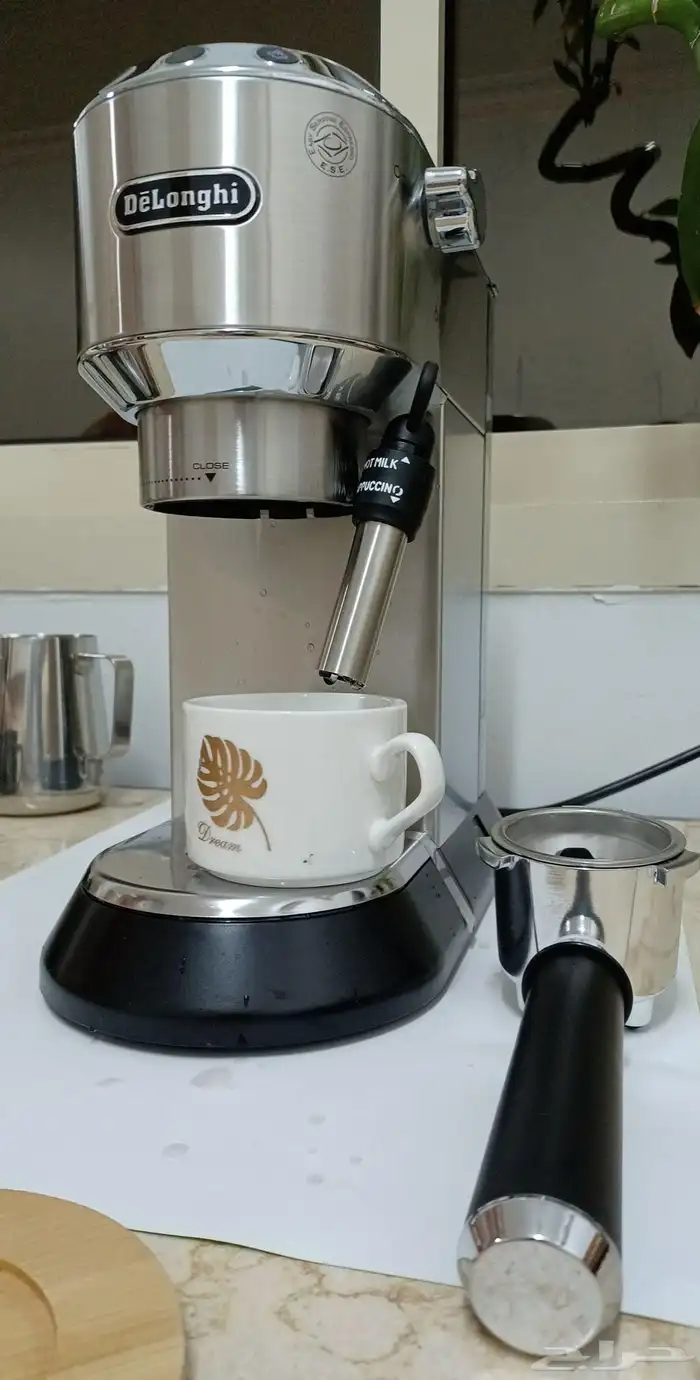 للبيع ماكينة قهوة DeLonghi أصلية 0