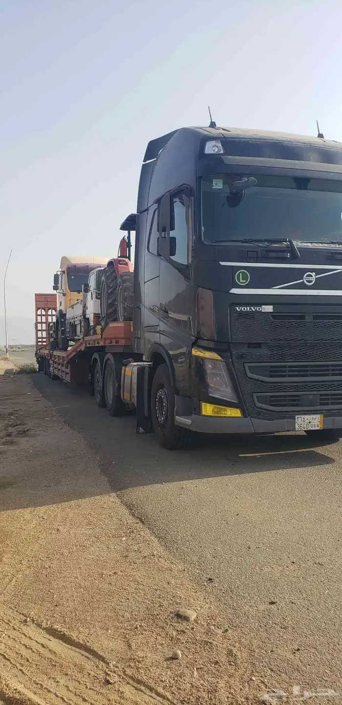 متواجد في جيزان لنقل المعدات على اي اتجاه 0