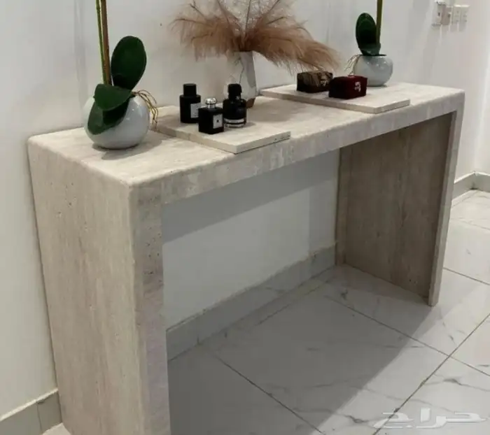 اطقم مكتب طاولات كونسول متوفر تفصل وتصميم احدث الديكورات يسع 2