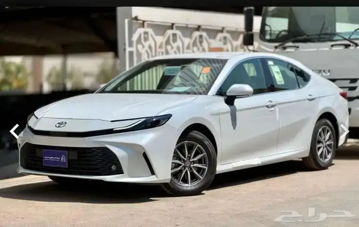 تويوتا كامري بنزين E 2025 بالنقد والتقسيط سعودي 3