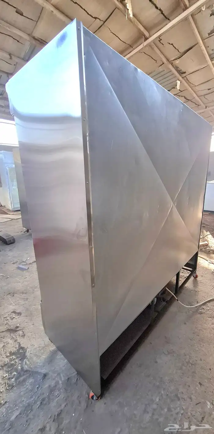 ثلاجة عرض لحوم ثلاث أبواب 6