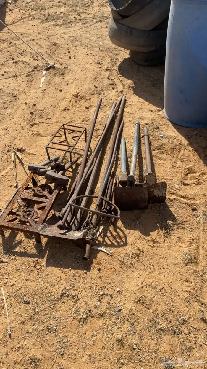 مساحي وعنل وقز ومجموعه اغراض 1