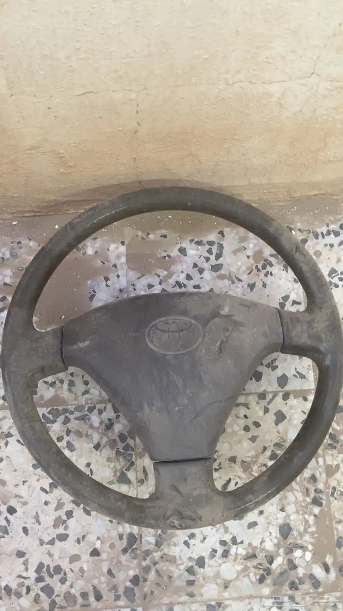 للبيع طاره لاند كروزر 2001 جديده 0