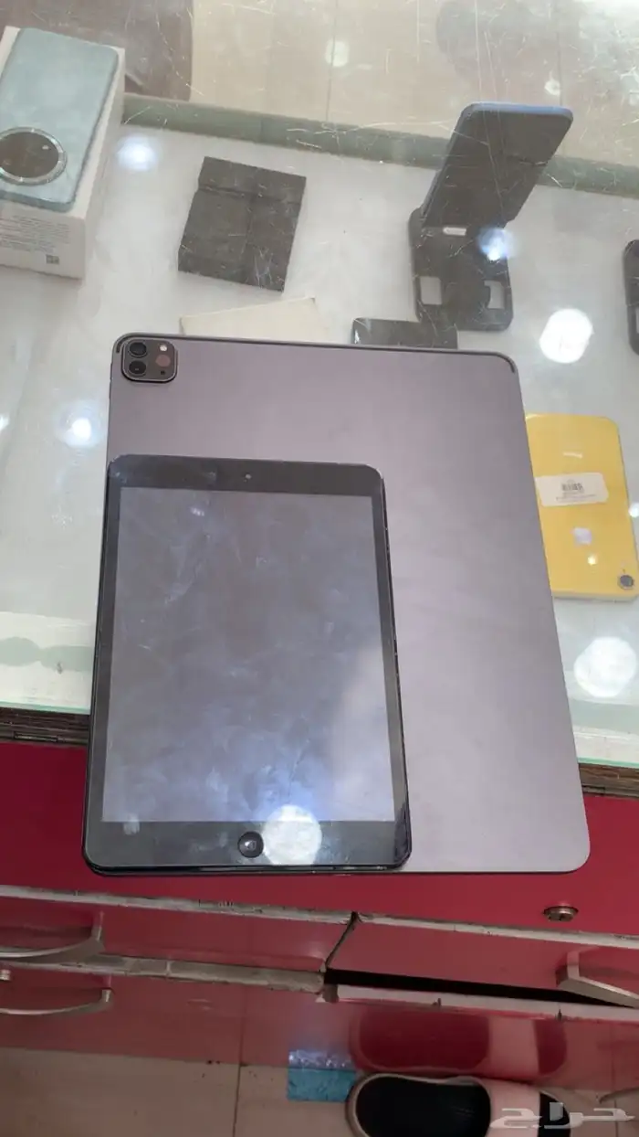 ايباد برو. 9 12 انش الجيل الرابع 1