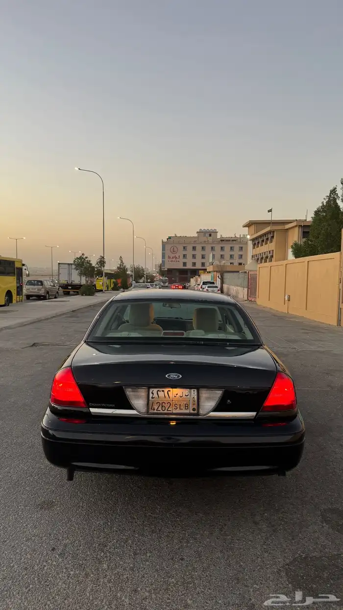 فورد كروان فكتوريا 2011 5