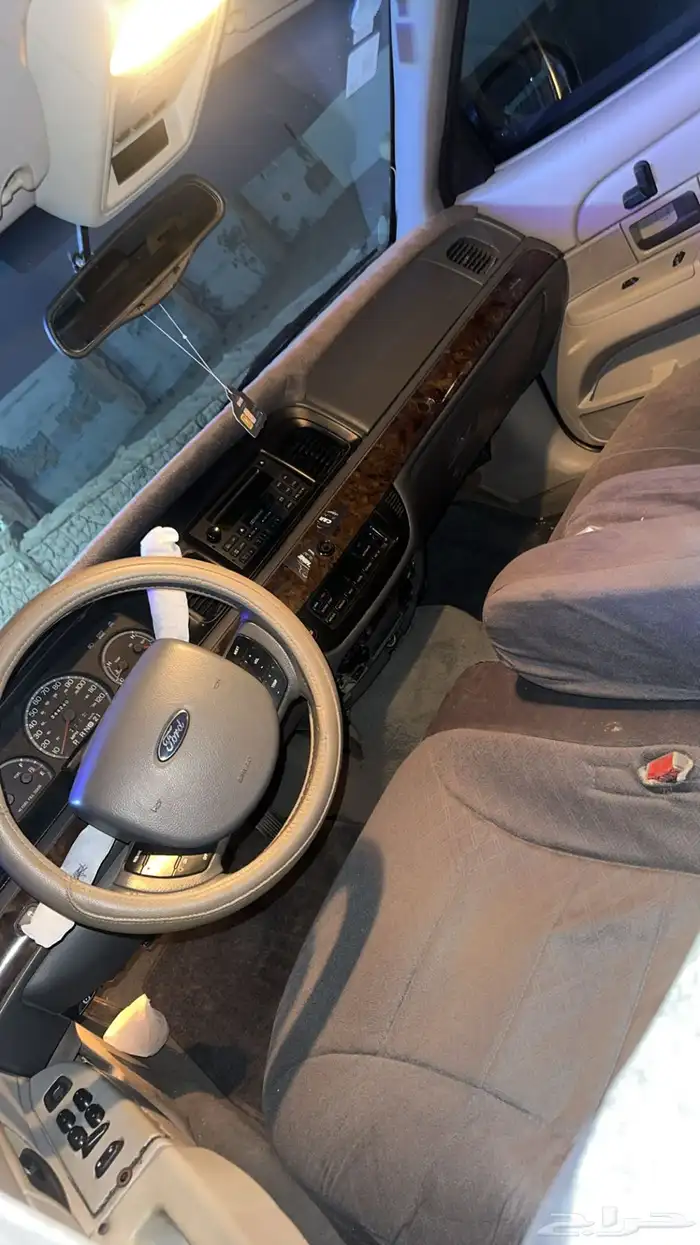 فورد فكتوريا 2005 1