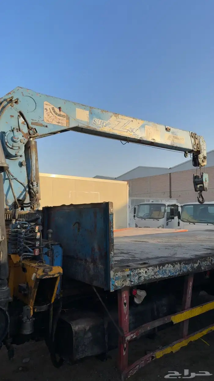 لوري ايسوزو 8 مسمار FSR موديل 2005 كرين 13