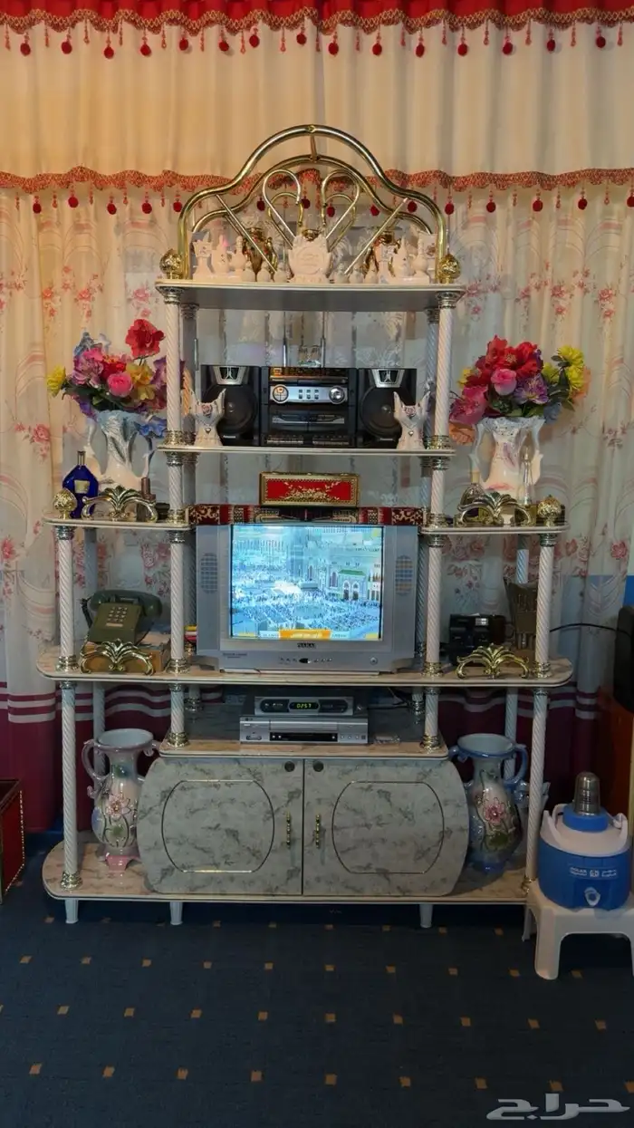 طاوله تلفزيون قديمة 0