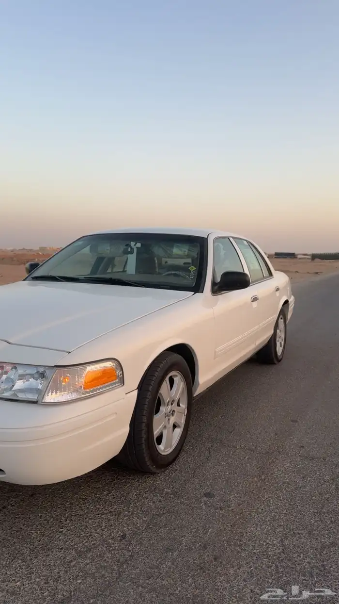 فورد كراون فكتوريا 2012 4