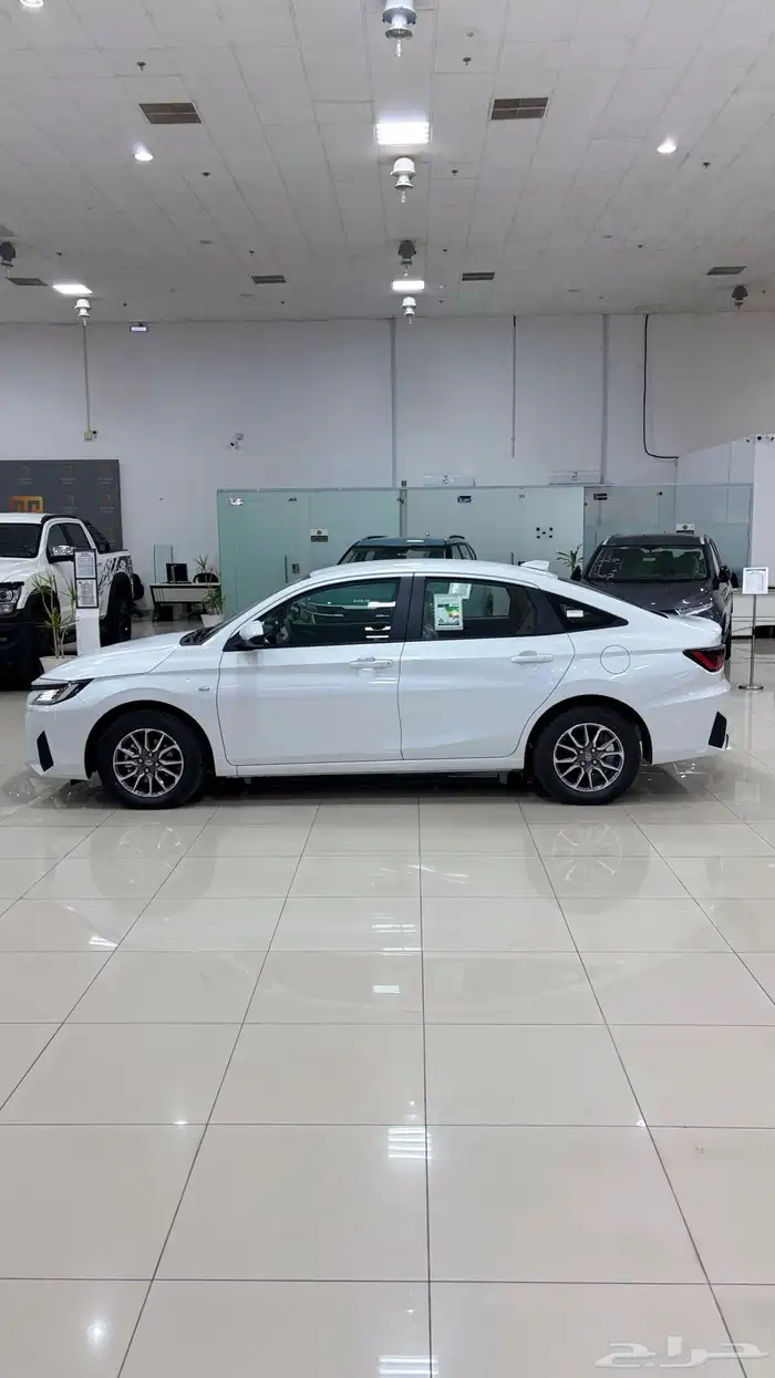 تويوتا يارس y استاندر 2026 5