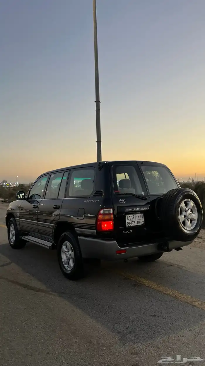 لاندكروزر اسود قير عادي اساس 3