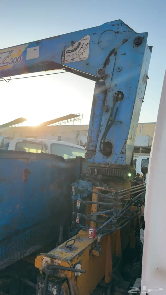 لوري ايسوزو 8 مسمار FSR موديل 2005 كرين 2