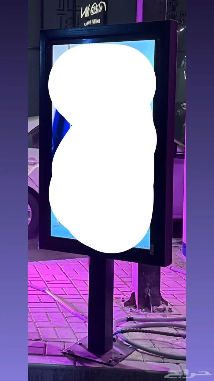 ابحث عن حداد فنان يصمم فريم اعلاني مع قاعده عامود مثل اصوره 0