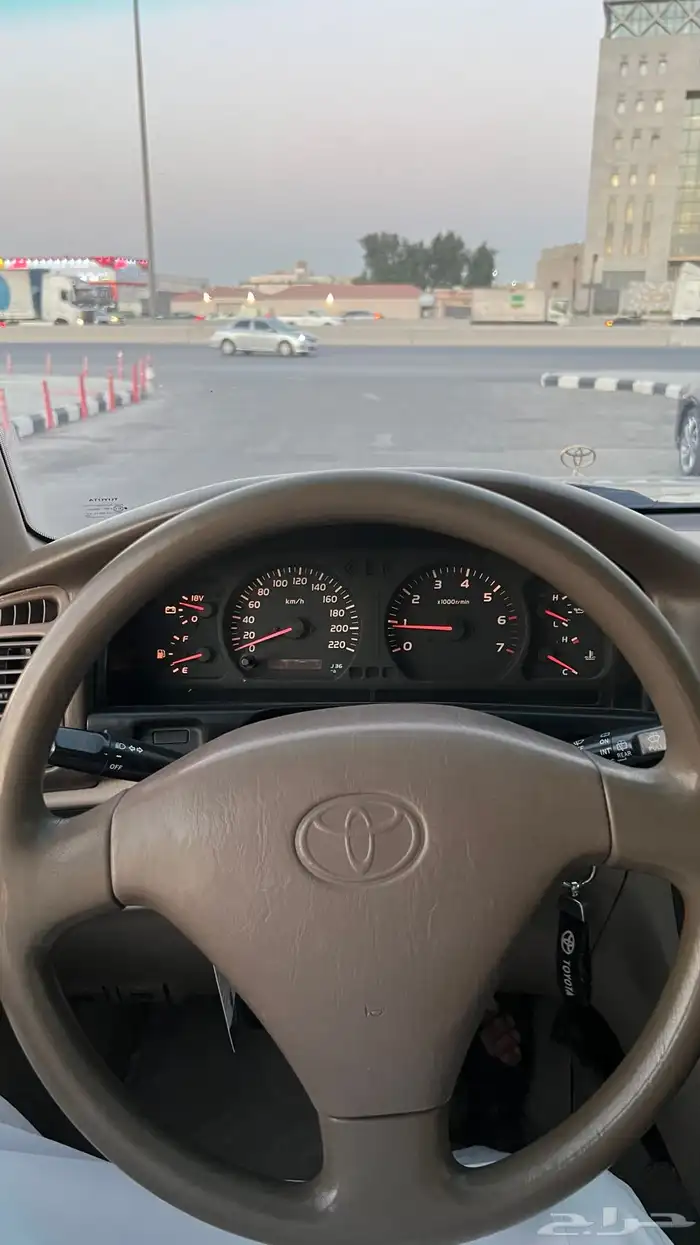 لاندكروزر اسود قير عادي اساس 9