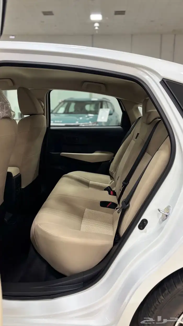 تويوتا يارس y استاندر 2026 18