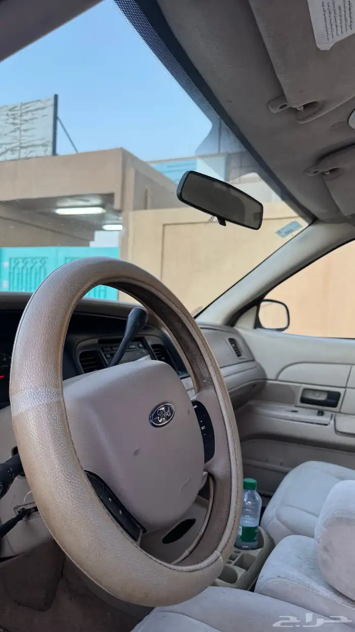 فورد كروان فكتوريا 2011 6