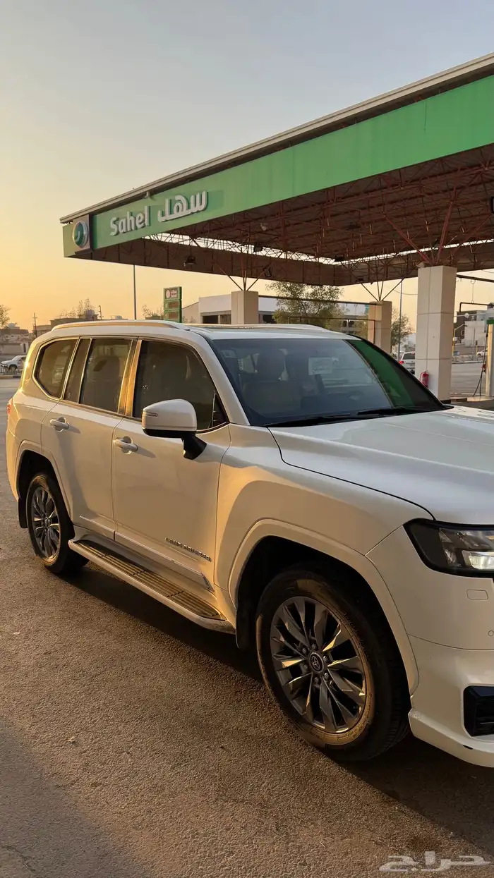 جيب لاند كلروزر 4