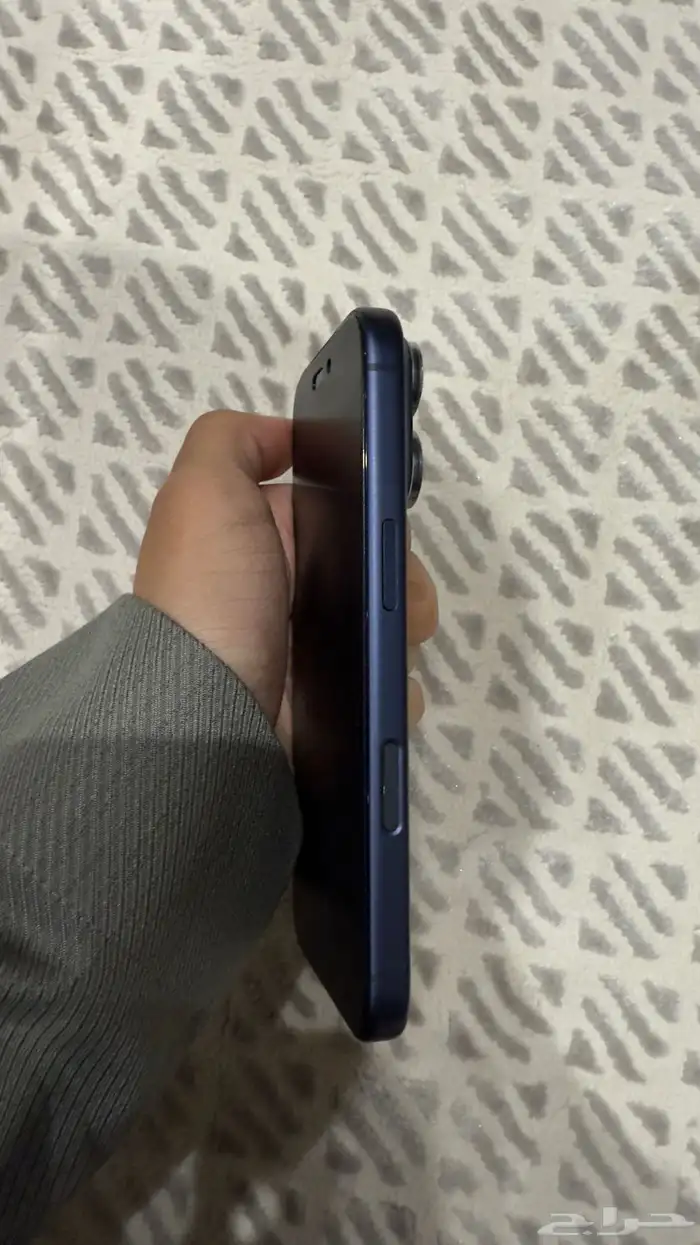 ايفون 17 برو كحلي 2