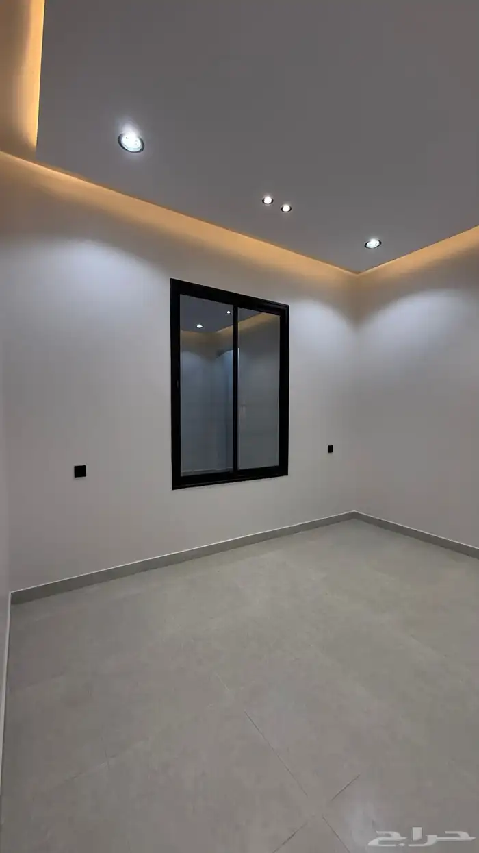 للبيع روف علوى بسعر 650 الف خميس مشيط 37
